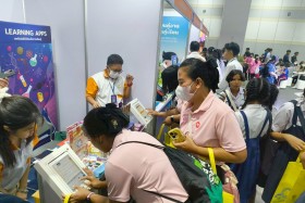 STKC ออกบูธจัดแสดงชิ้นงานชุด ตารางธาตุ ในรูปแบบ AR card สร้า ... Image 31